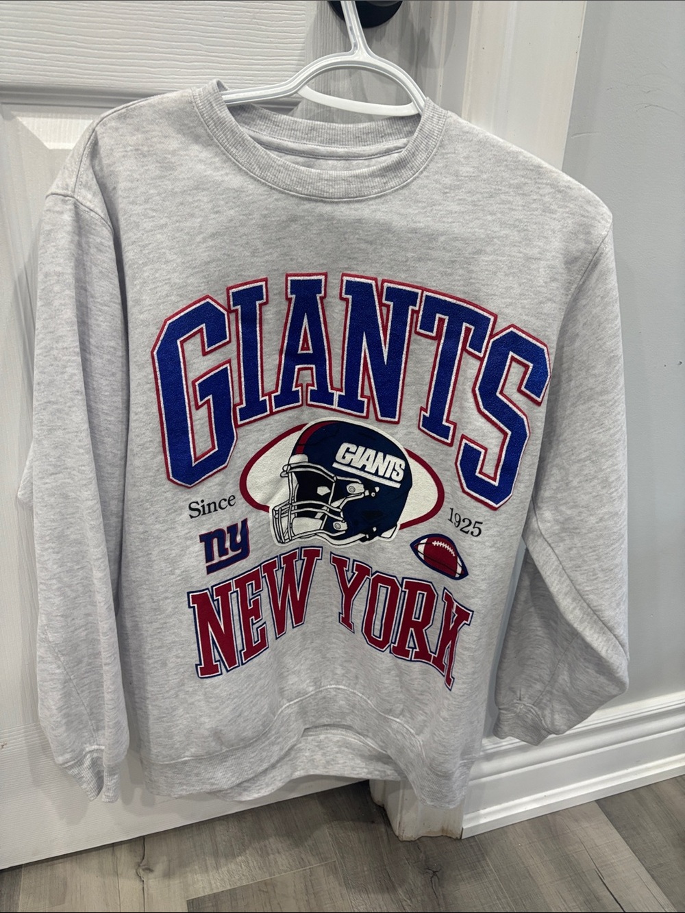 Team Apparel Gray New York Giants Kids Sweatshirt with Red & Blue Graphics